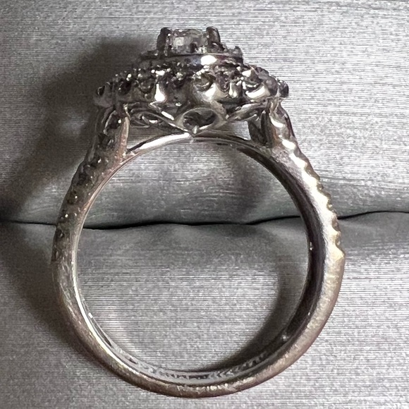 Simply Vera Vera Wang Diamond Flower Ring 🌸 - Picture 5 of 15